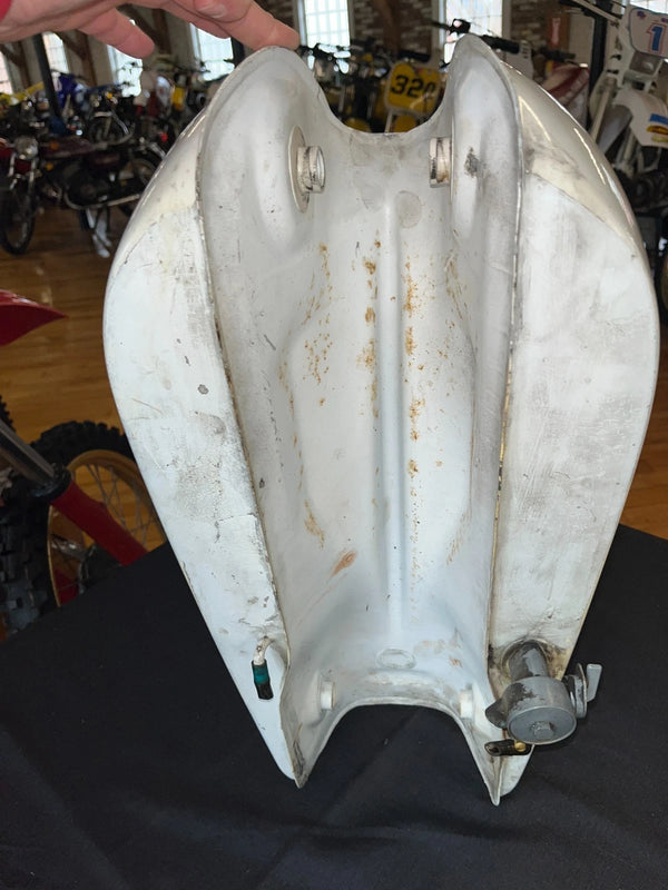 1975 Yamaha RD 250 Fuel tank