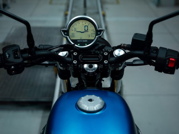 2027 Moto Guzzi V7 Stone