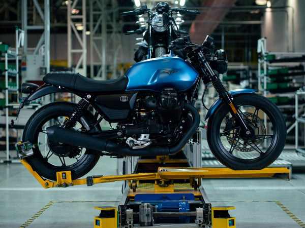 2027 Moto Guzzi V7 Stone