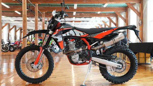 2022 SWM RE500R