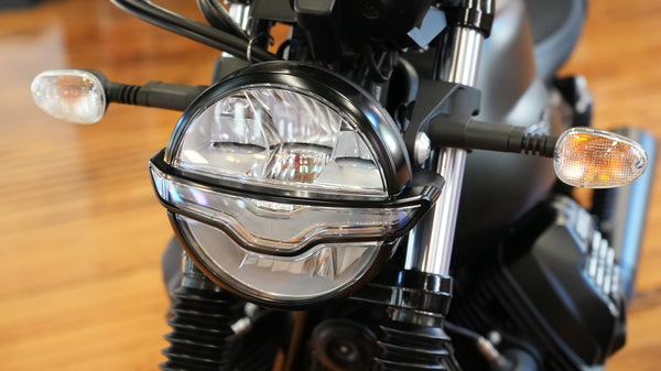 2022 Moto Guzzi V7 Stone