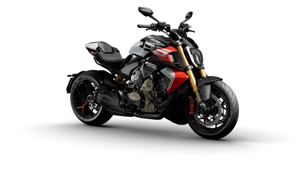 2027 Ducati Diavel V4 RS