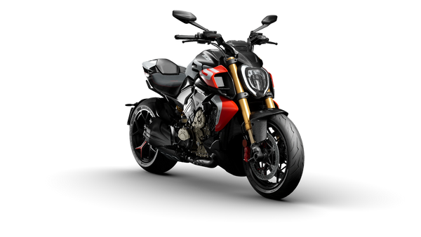 2027 Ducati Diavel V4 RS