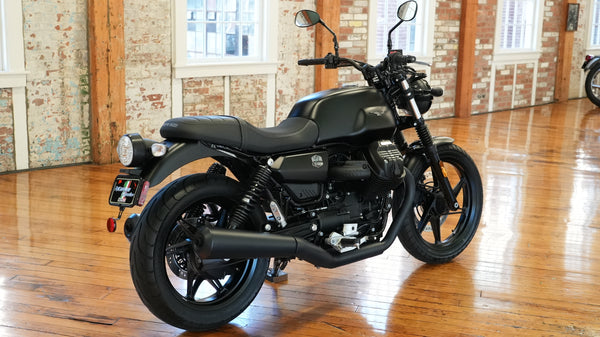 2022 Moto Guzzi V7 Stone