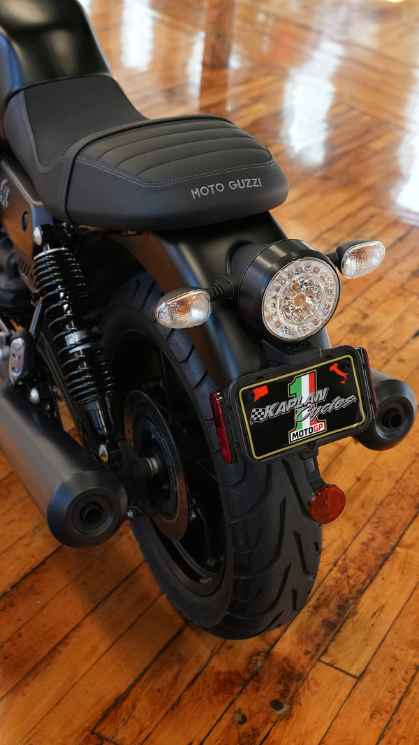 2022 Moto Guzzi V7 Stone