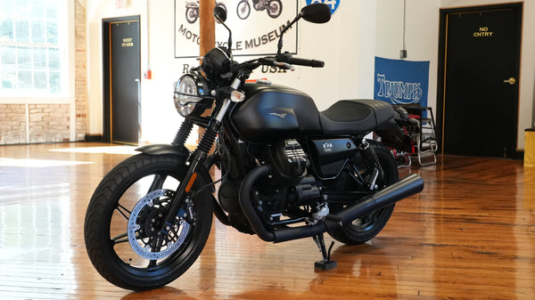 2022 Moto Guzzi V7 Stone